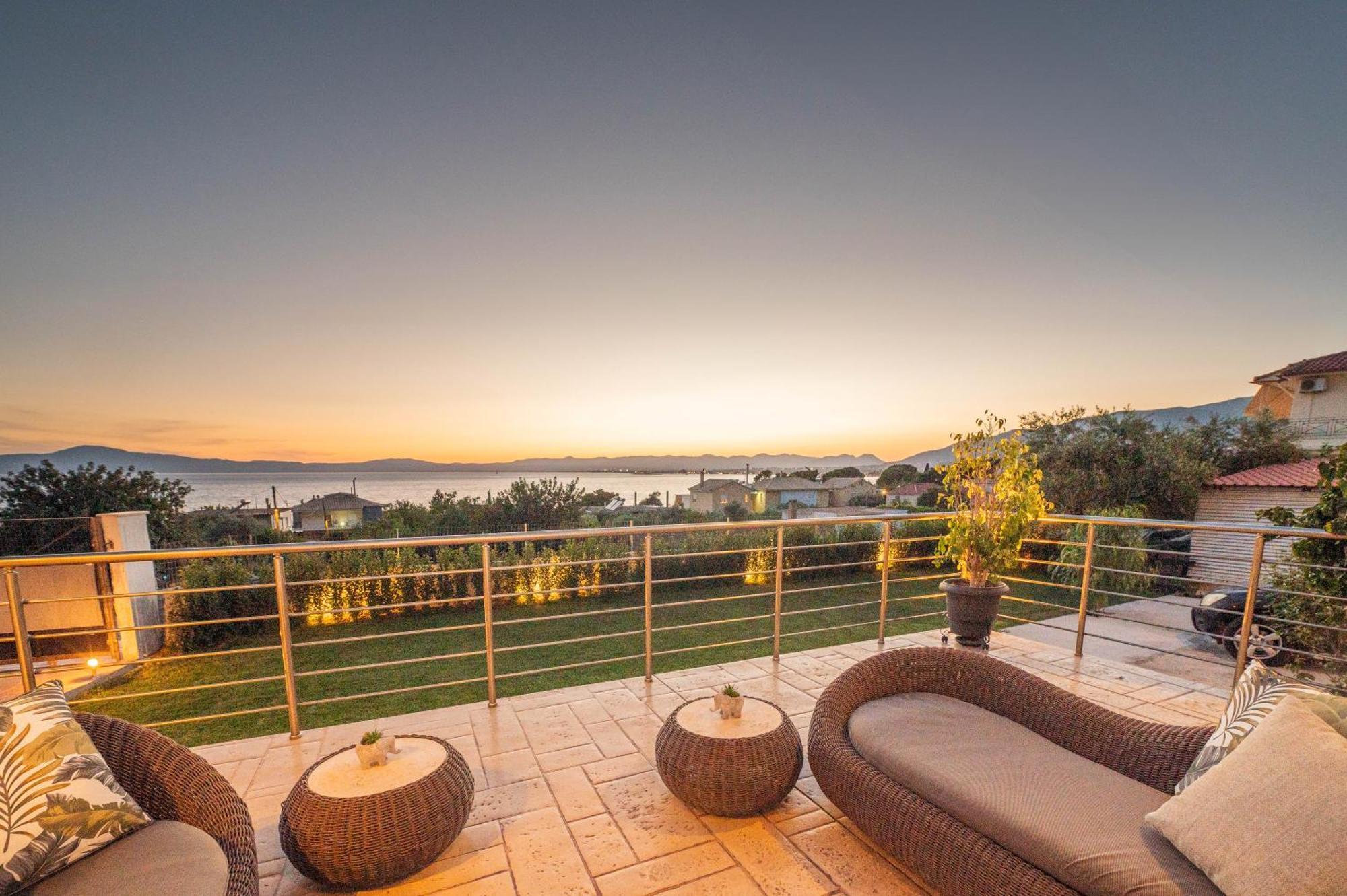 Thea Seaview Luxury Living Kalamata Exterior foto