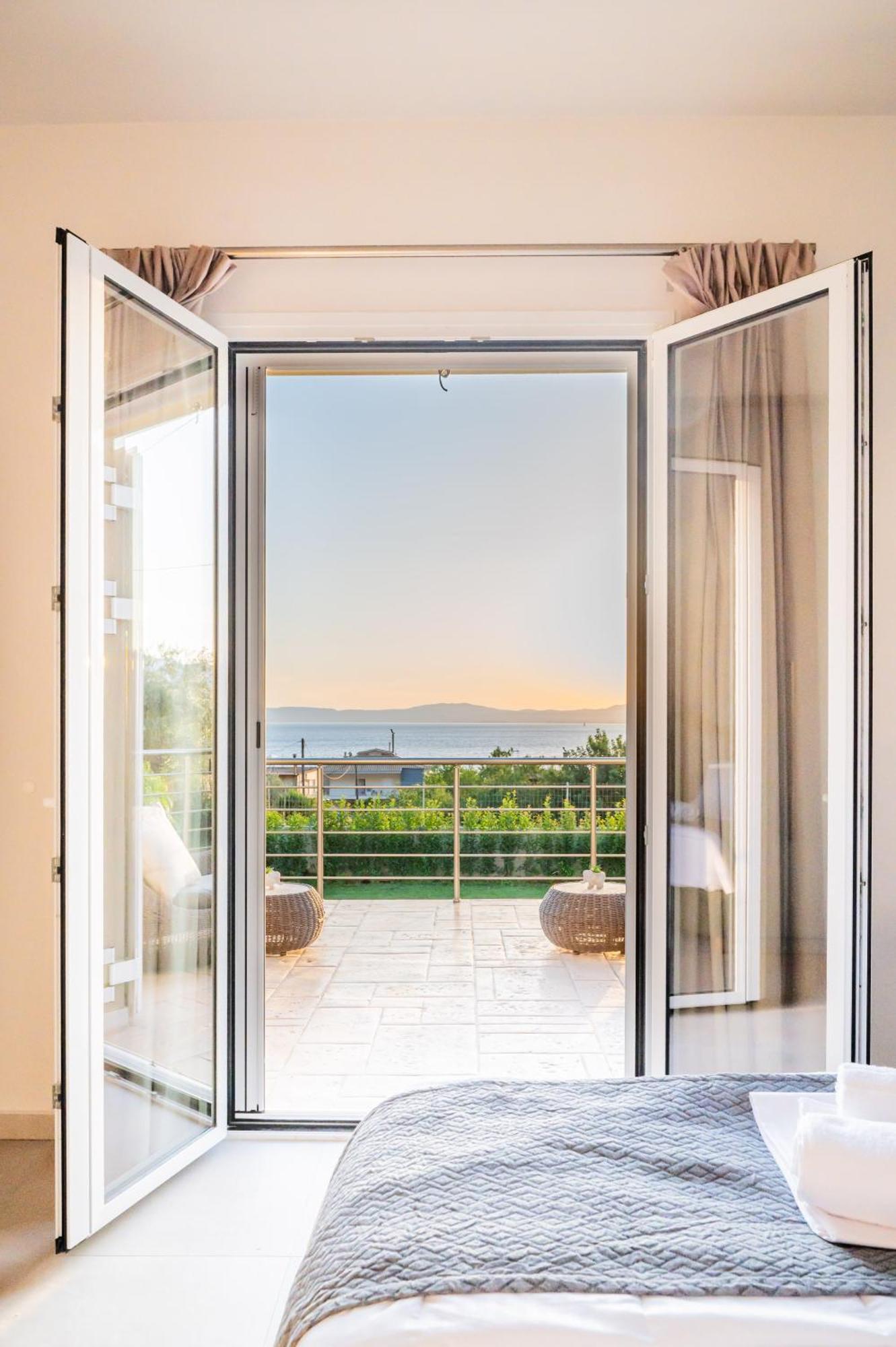 Thea Seaview Luxury Living Kalamata Exterior foto