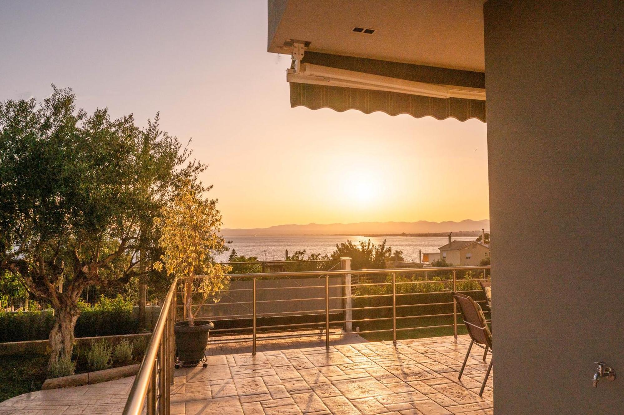 Thea Seaview Luxury Living Kalamata Exterior foto